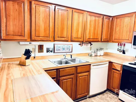 4613 Hamory Drive Charlotte NC 28212