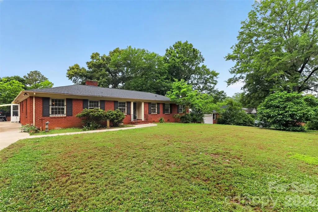 5326 Robinhood Road Charlotte NC 28211