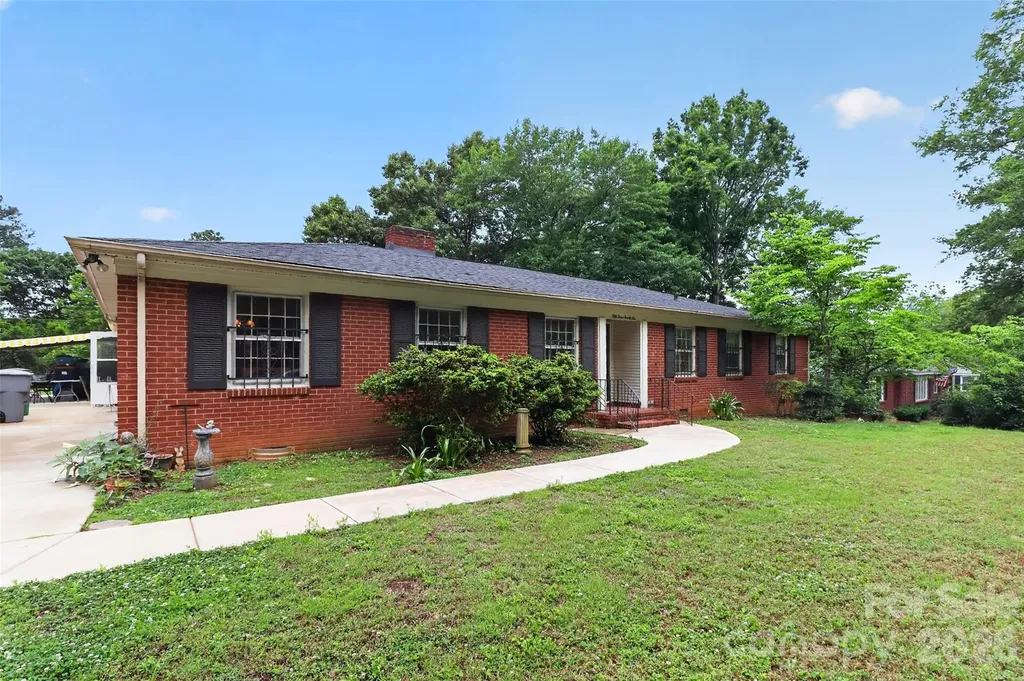 5326 Robinhood Road Charlotte NC 28211