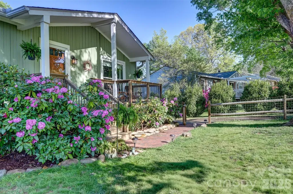 34 Knoll Ridge Drive Asheville NC 28804