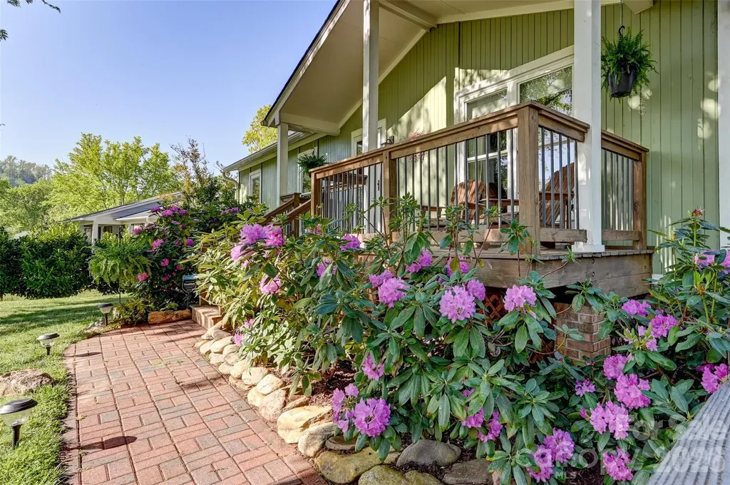 34 Knoll Ridge Drive Asheville NC 28804