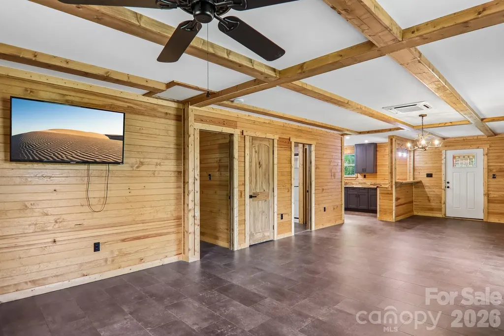 137 Red Maple Lane Burnsville NC 28714