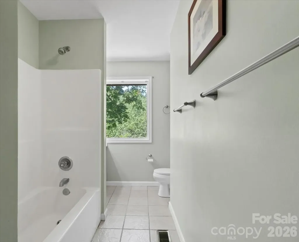 7714 State Highway 197 Highway N Green Mountain NC 28740