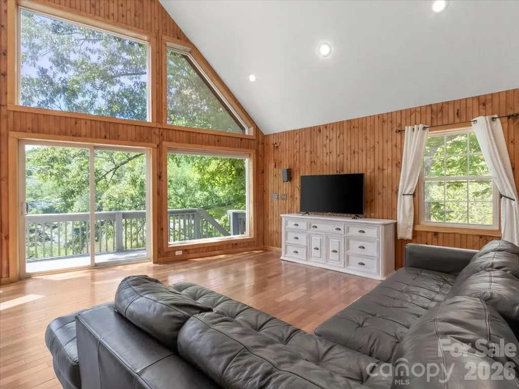 7714 State Highway 197 Highway N Green Mountain NC 28740