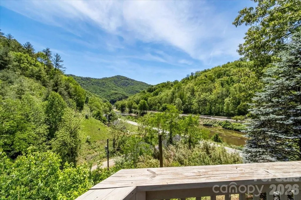 7714 State Highway 197 Highway N Green Mountain NC 28740