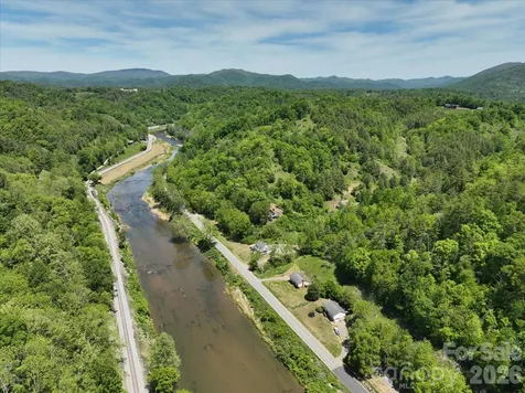 7714 State Highway 197 Highway N Green Mountain NC 28740