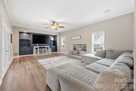 1955 Stratton Court Kannapolis NC 28081
