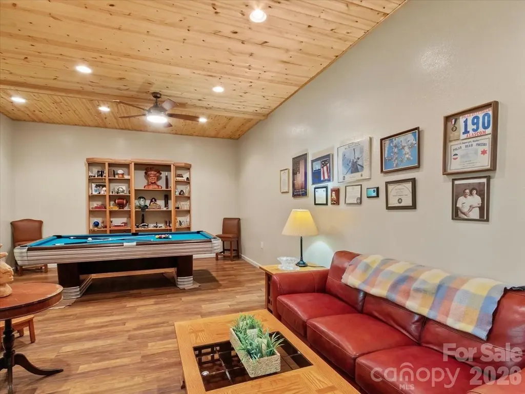 750 Barebridge Drive Burnsville NC 28714