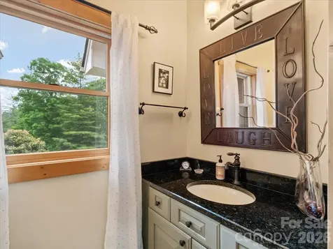 750 Barebridge Drive Burnsville NC 28714