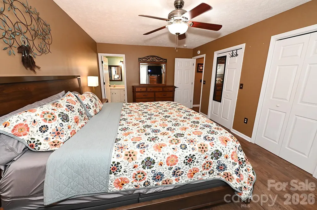 5438 Winding Oak Drive Hickory NC 28602