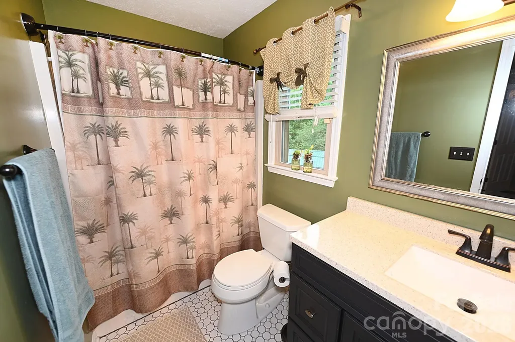 5438 Winding Oak Drive Hickory NC 28602