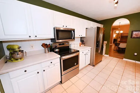 5438 Winding Oak Drive Hickory NC 28602