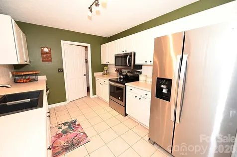 5438 Winding Oak Drive Hickory NC 28602