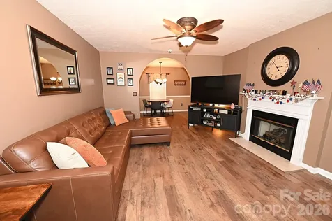 5438 Winding Oak Drive Hickory NC 28602