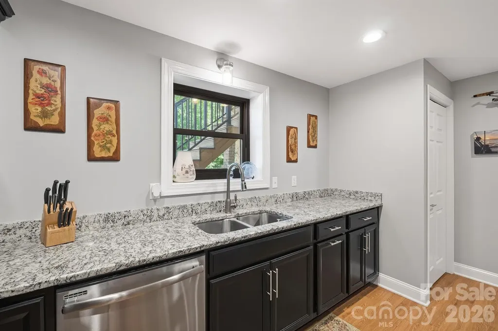 2549 S Lake Shore Road Denver NC 28037