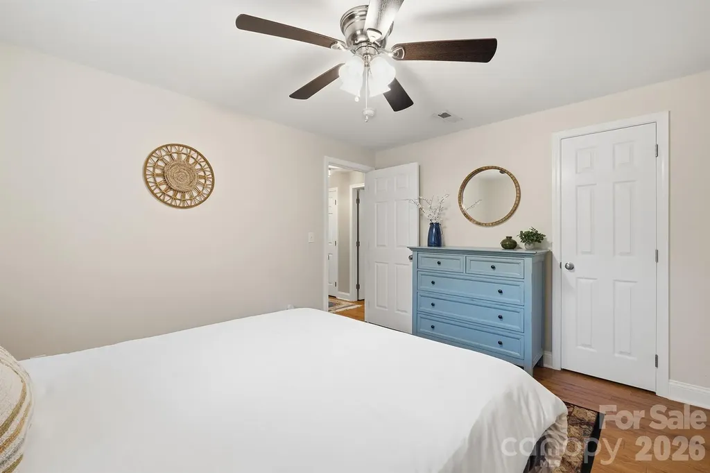 2549 S Lake Shore Road Denver NC 28037
