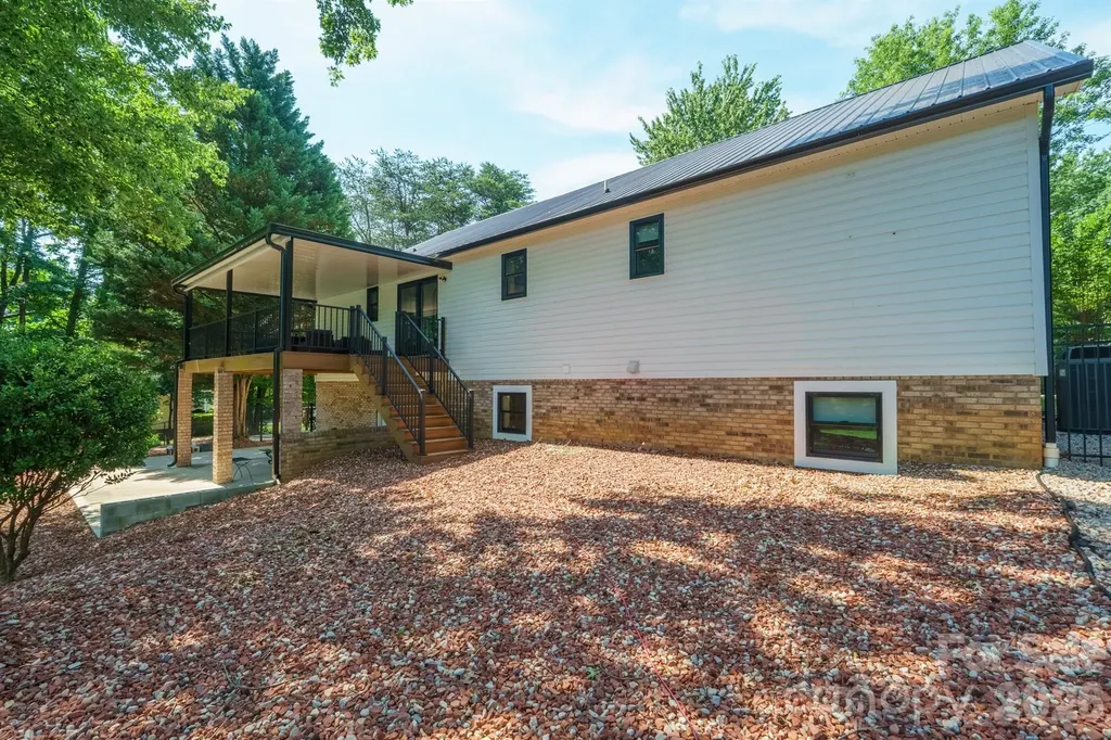 2549 S Lake Shore Road Denver NC 28037