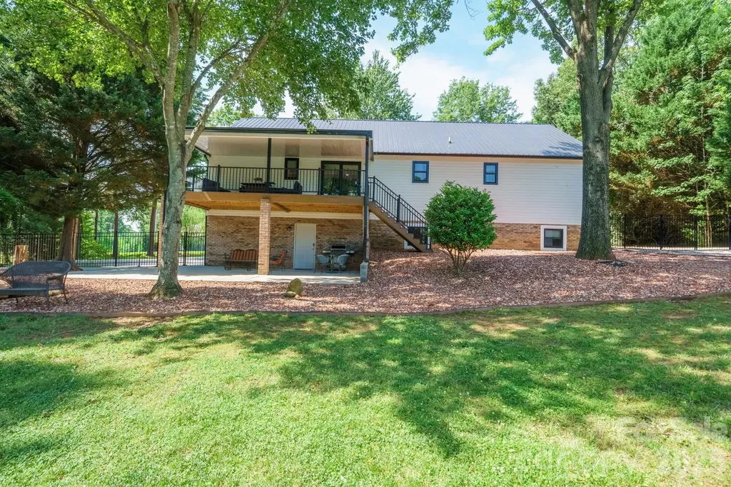 2549 S Lake Shore Road Denver NC 28037