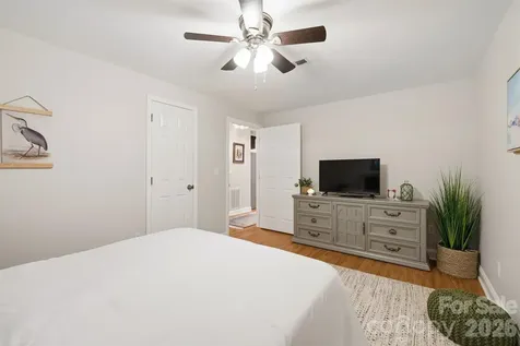 2549 S Lake Shore Road Denver NC 28037