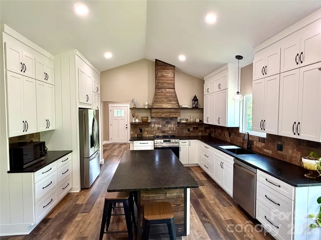 128 Arrowood Lane Harmony NC 28634