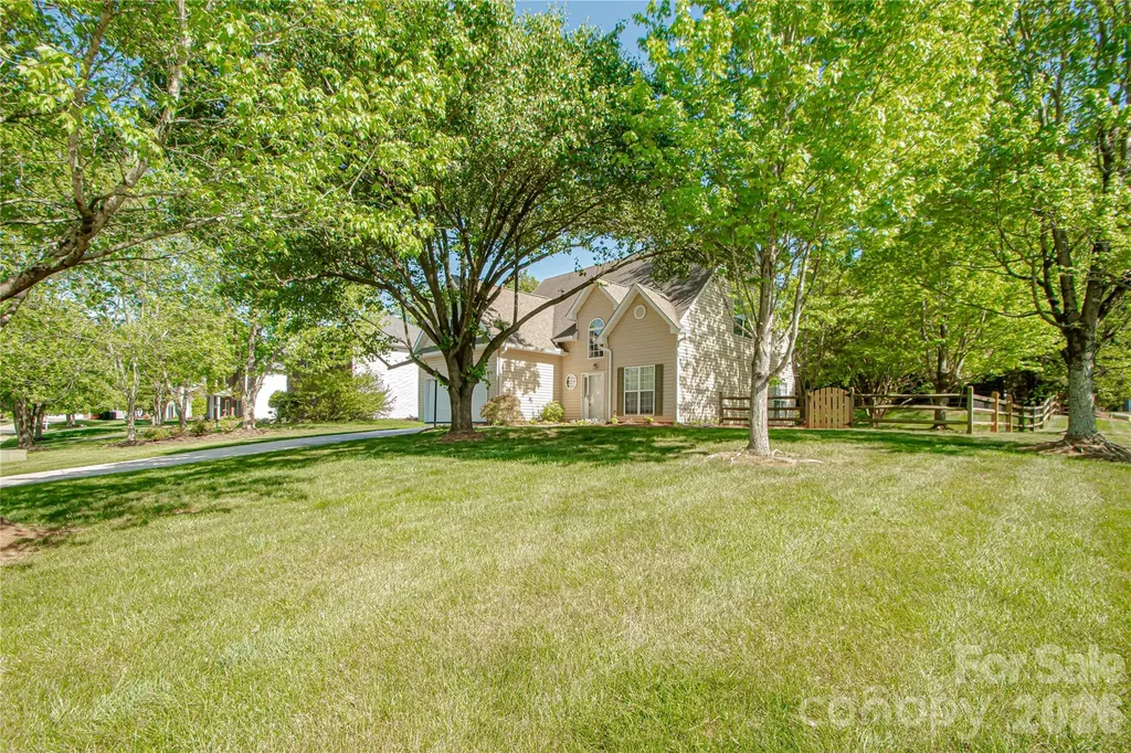 1621 Mountain Ashe Court Matthews NC 28105