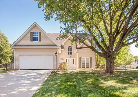 1621 Mountain Ashe Court Matthews NC 28105