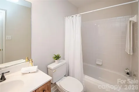 1621 Mountain Ashe Court Matthews NC 28105