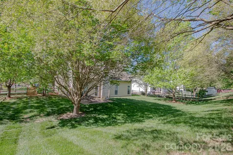 1621 Mountain Ashe Court Matthews NC 28105