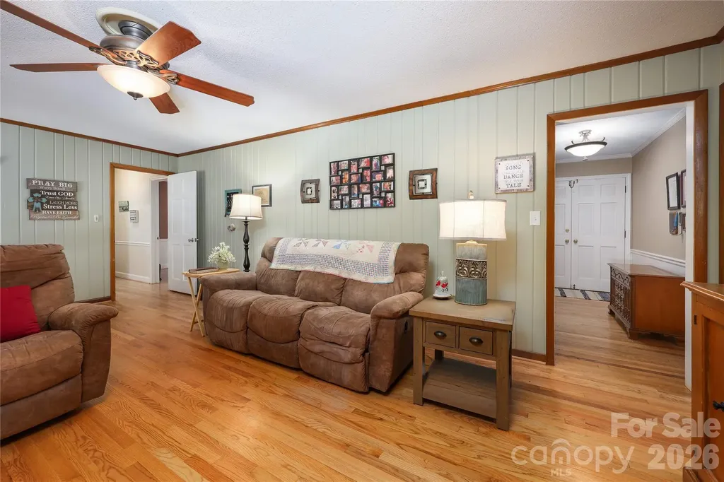 13 Mayflower Lane Lexington NC 27295