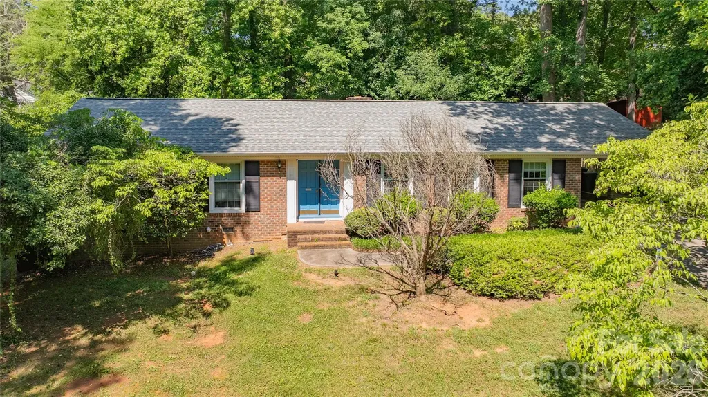 13 Mayflower Lane Lexington NC 27295