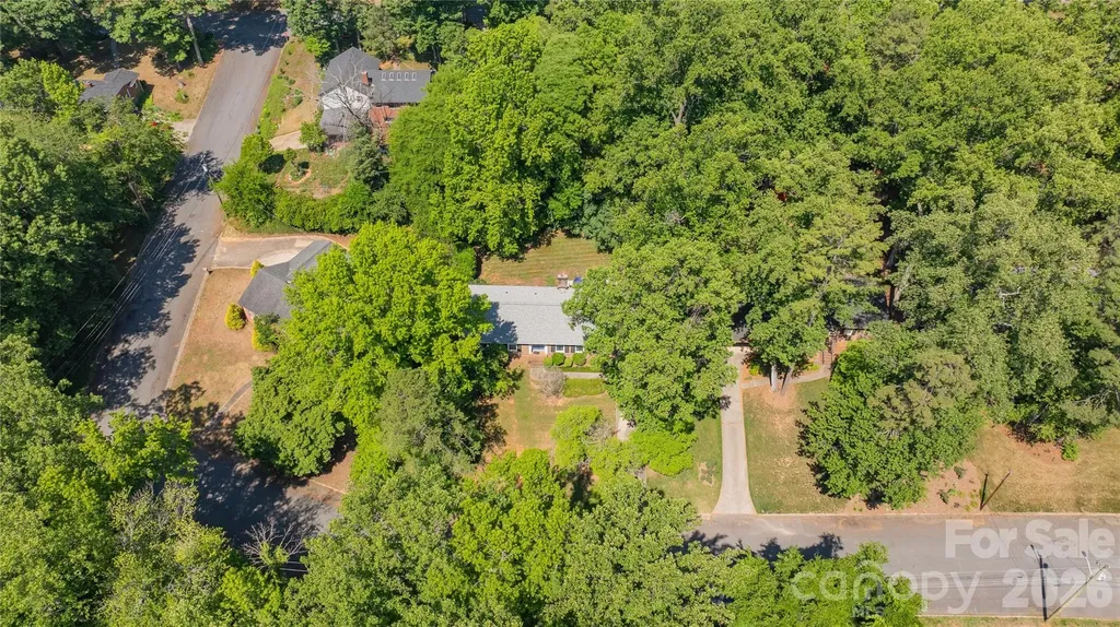 13 Mayflower Lane Lexington NC 27295