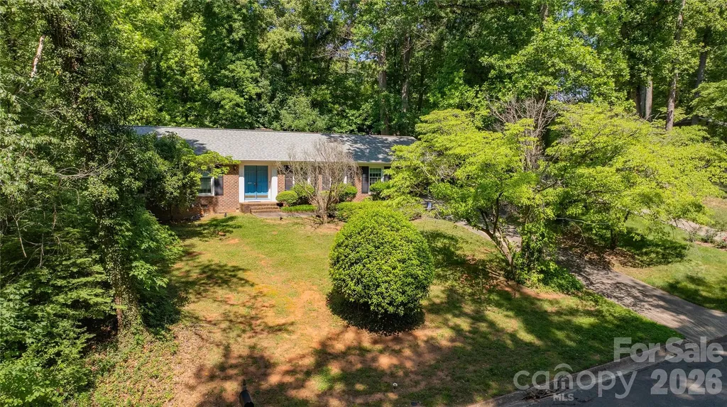 13 Mayflower Lane Lexington NC 27295