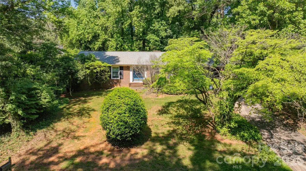 13 Mayflower Lane Lexington NC 27295