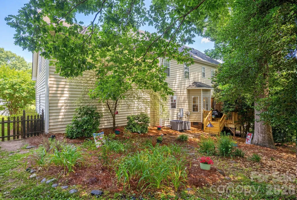 1228 Plantation Trail Gastonia NC 28056