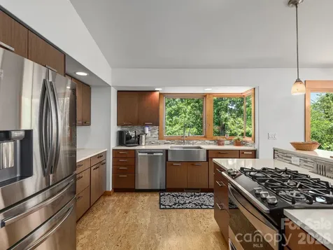 105 Upper Grove Lane Weaverville NC 28787