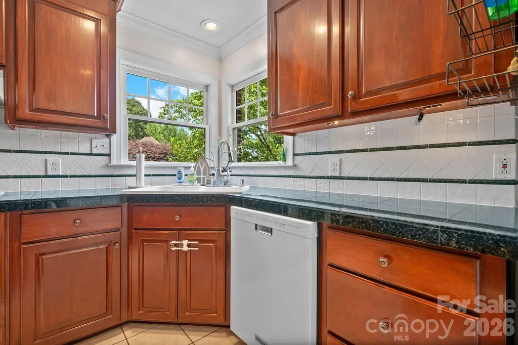 610 40th Avenue Lane NW Hickory NC 28601