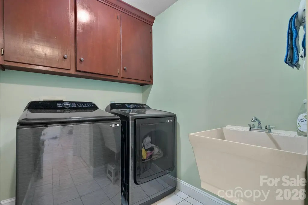 610 40th Avenue Lane NW Hickory NC 28601