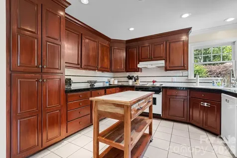 610 40th Avenue Lane NW Hickory NC 28601