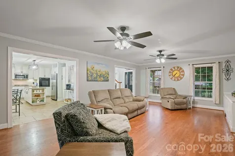 4616 20th Street Place NE Hickory NC 28601