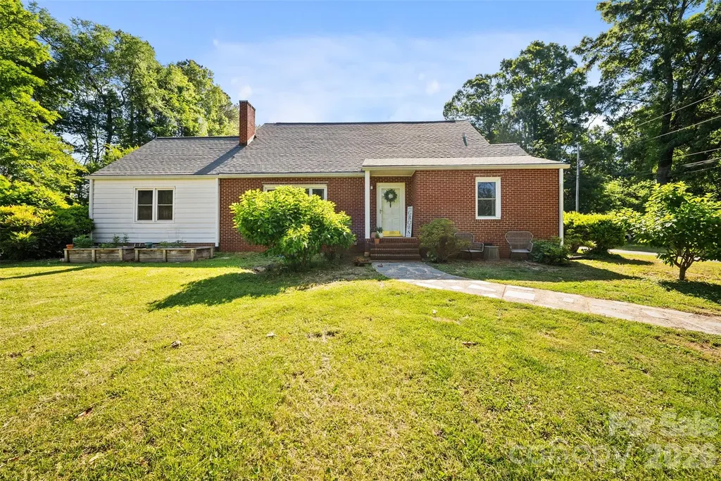 19341 S Nc Highway 109 Highway Denton NC 27239