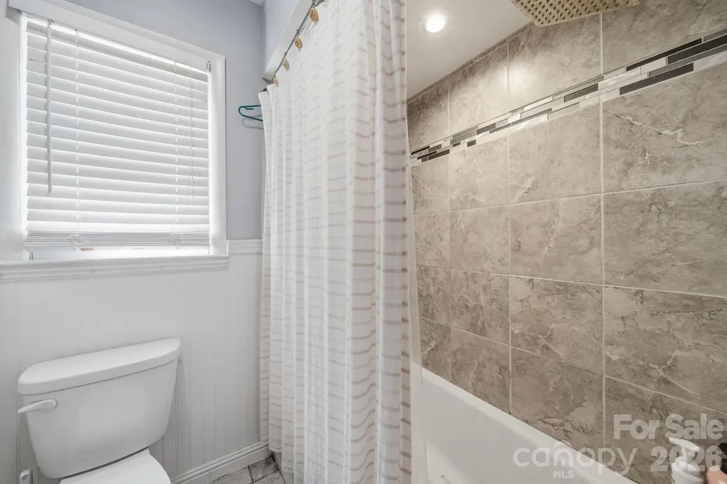 970 23rd Avenue NE Hickory NC 28601
