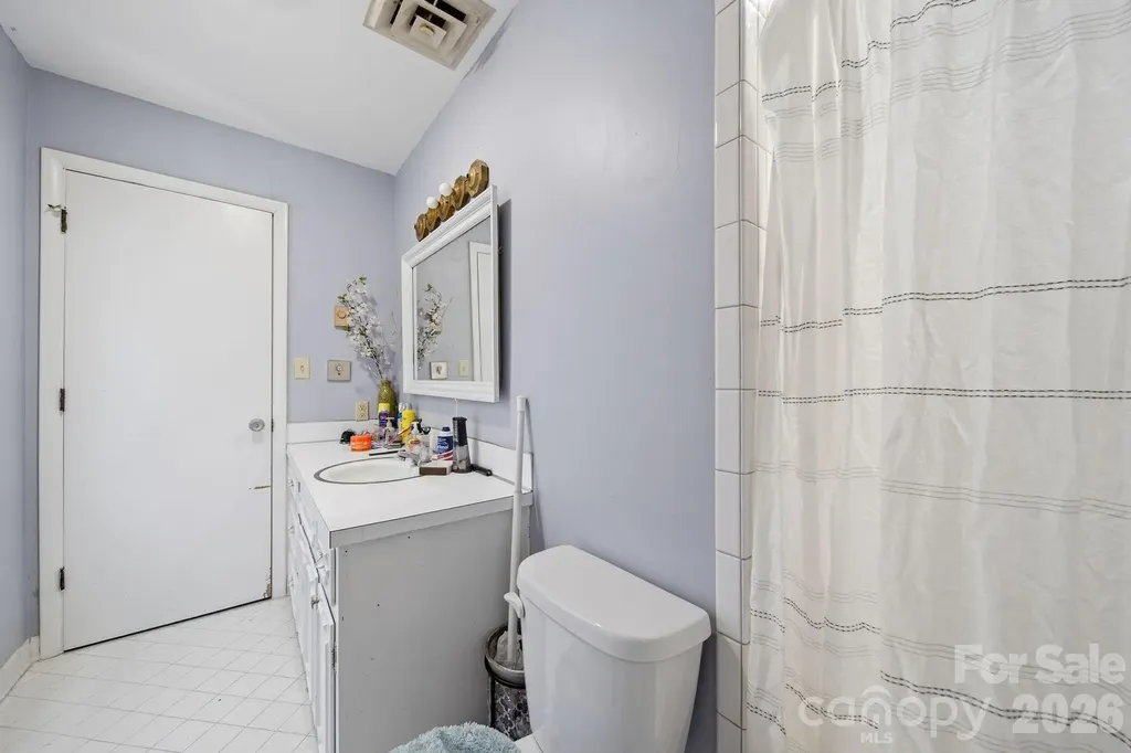 970 23rd Avenue NE Hickory NC 28601