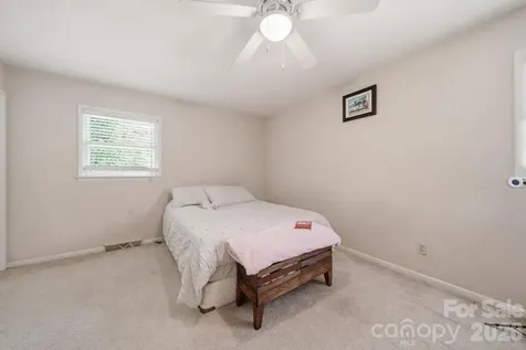 970 23rd Avenue NE Hickory NC 28601