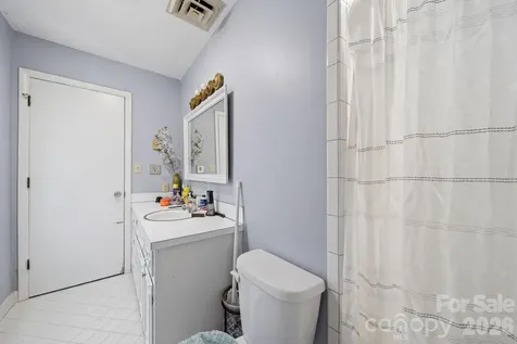 970 23rd Avenue NE Hickory NC 28601