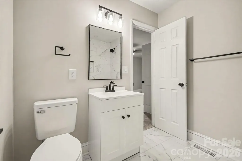 3716 Fieldcrest Road Charlotte NC 28217