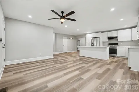 3716 Fieldcrest Road Charlotte NC 28217