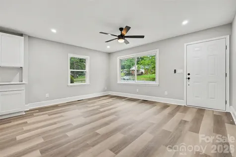 3716 Fieldcrest Road Charlotte NC 28217