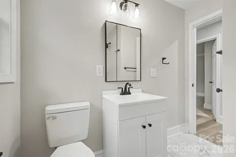 3716 Fieldcrest Road Charlotte NC 28217