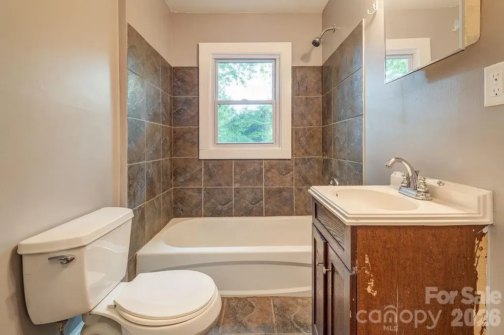 1 Narbeth Road Asheville NC 28806