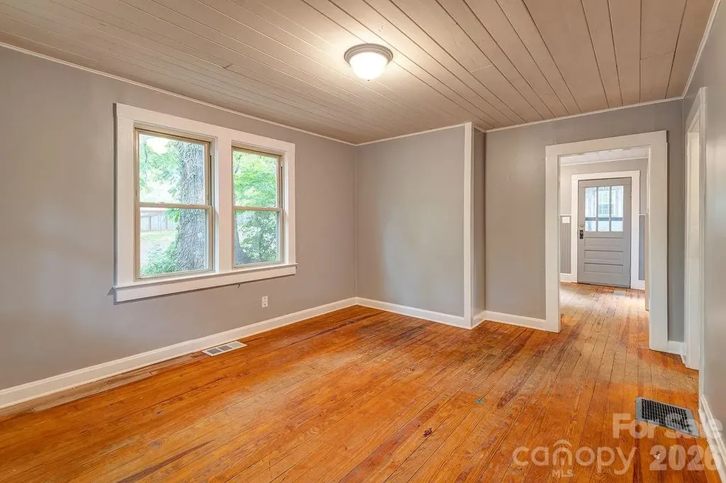 1 Narbeth Road Asheville NC 28806